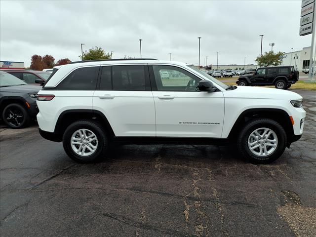 new 2025 Jeep Grand Cherokee car, priced at $41,299