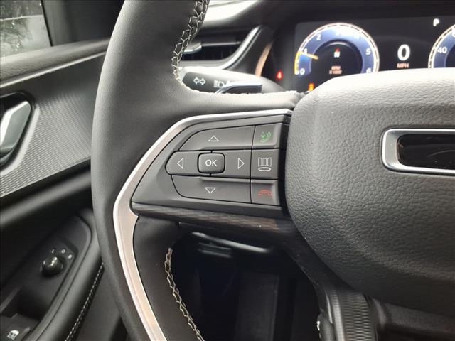 new 2025 Jeep Grand Cherokee car, priced at $41,299