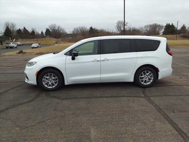 new 2024 Chrysler Pacifica car, priced at $39,299