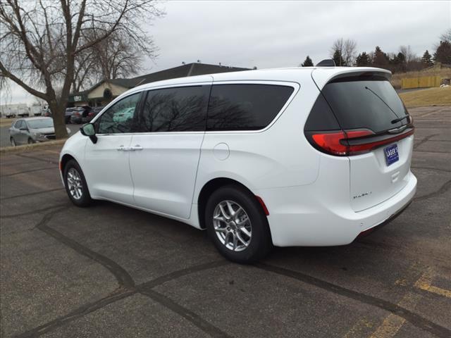 new 2024 Chrysler Pacifica car, priced at $39,299