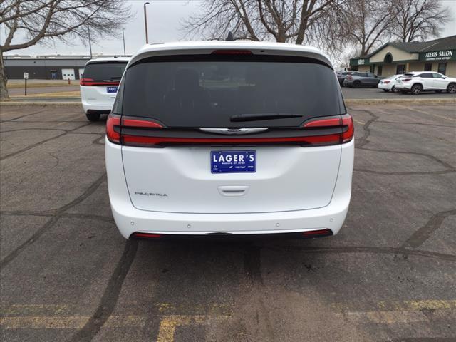 new 2024 Chrysler Pacifica car, priced at $39,299