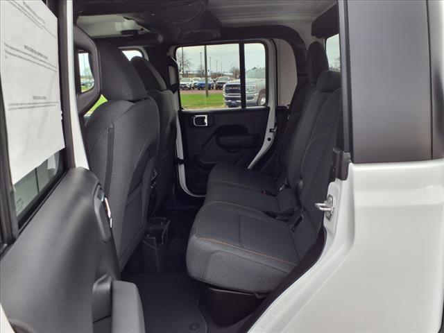new 2025 Jeep Gladiator car, priced at $45,295