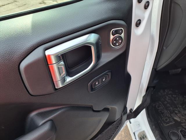 new 2025 Jeep Wrangler car, priced at $45,688