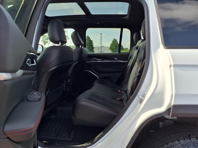used 2022 Jeep Grand Cherokee car, priced at $38,995