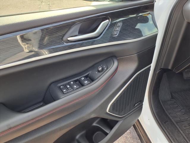 used 2022 Jeep Grand Cherokee car, priced at $38,995