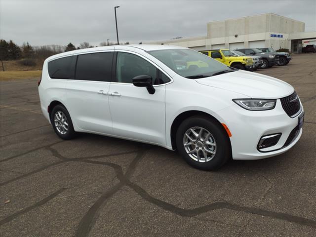 new 2024 Chrysler Pacifica car, priced at $39,299