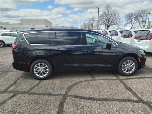 new 2024 Chrysler Pacifica car, priced at $42,099