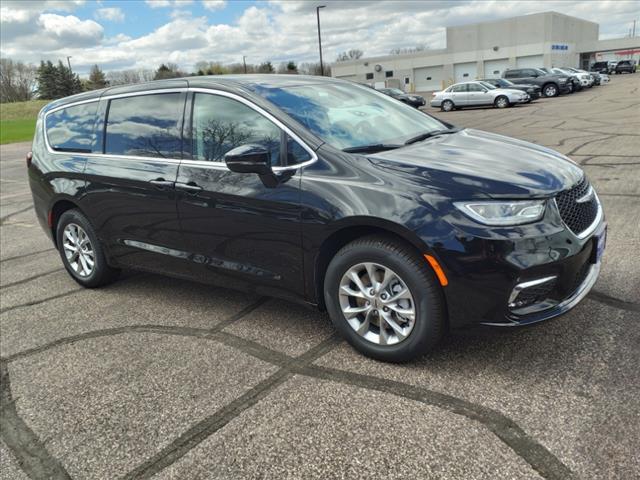 new 2024 Chrysler Pacifica car, priced at $42,099