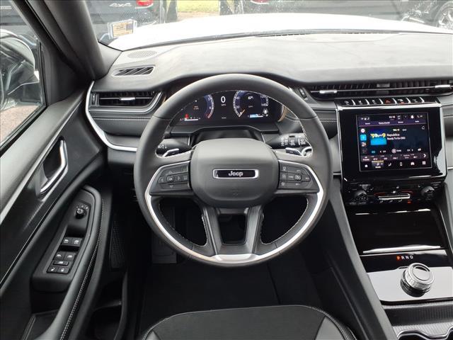 new 2025 Jeep Grand Cherokee car, priced at $43,799