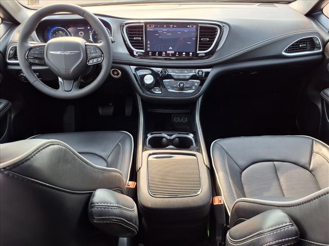 used 2025 Chrysler Pacifica car, priced at $39,995