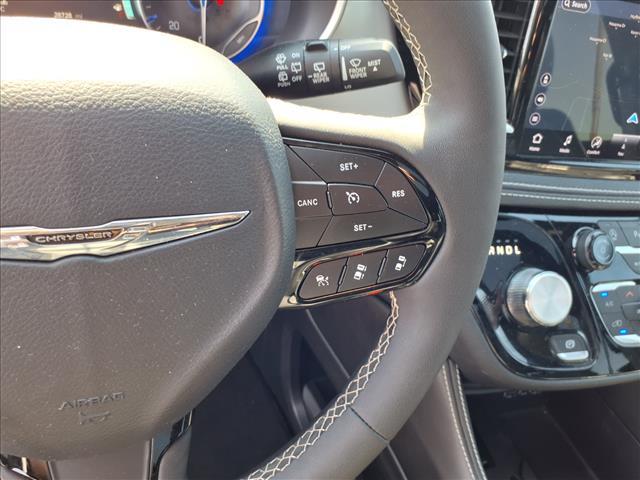 used 2025 Chrysler Pacifica car, priced at $39,995