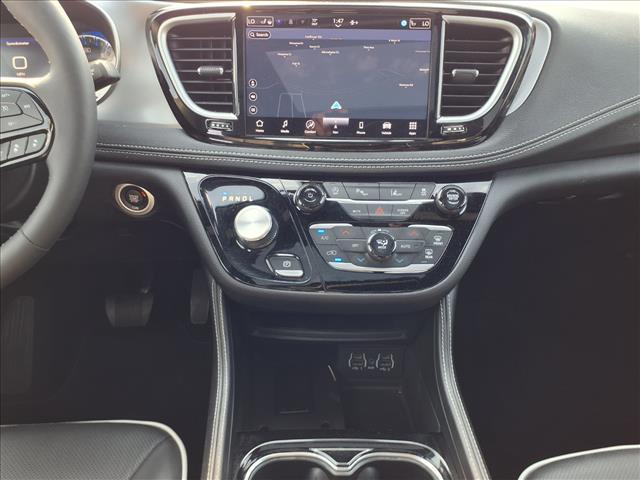 used 2025 Chrysler Pacifica car, priced at $39,995