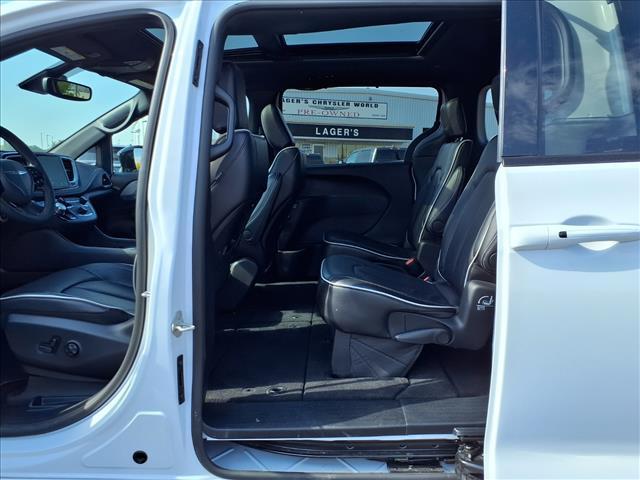 used 2025 Chrysler Pacifica car, priced at $39,995