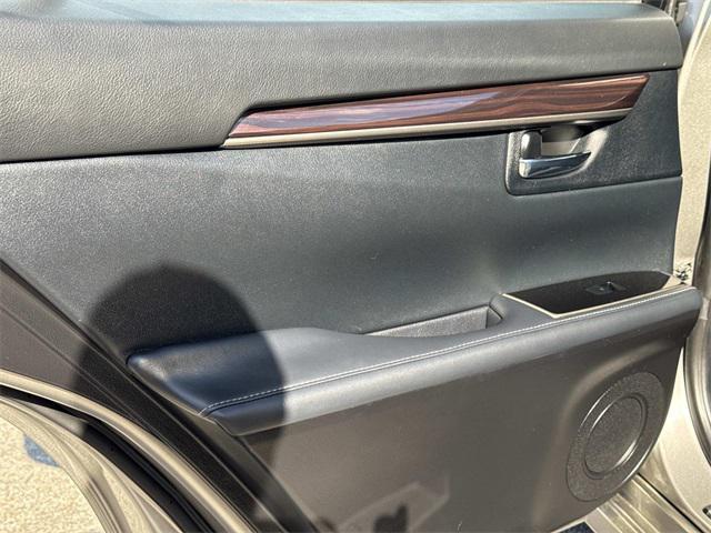 used 2018 Lexus ES 350 car, priced at $25,995