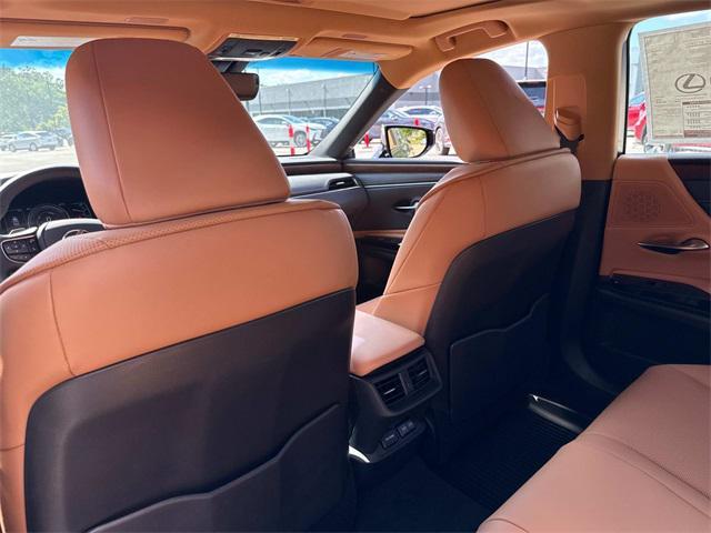 new 2025 Lexus ES 300h car, priced at $48,605