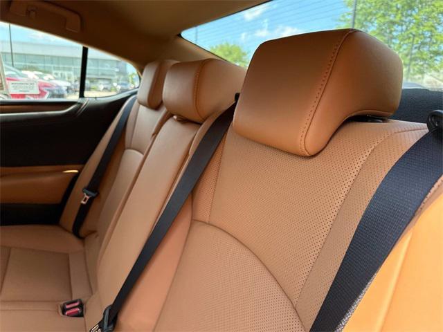 new 2025 Lexus ES 300h car, priced at $48,605