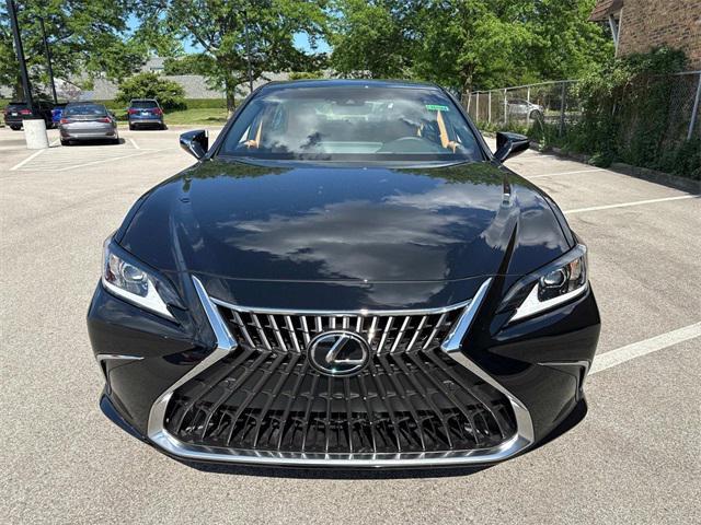 new 2025 Lexus ES 300h car, priced at $48,605