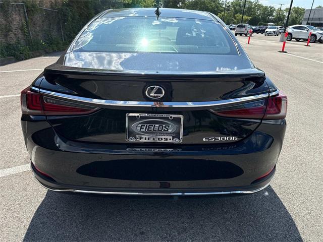 new 2025 Lexus ES 300h car, priced at $48,605