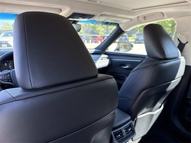 used 2025 Lexus ES 350 car, priced at $43,995