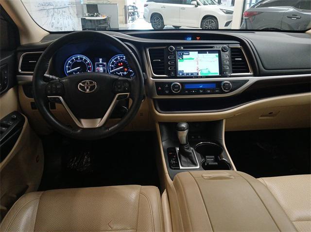 used 2016 Toyota Highlander car, priced at $26,995