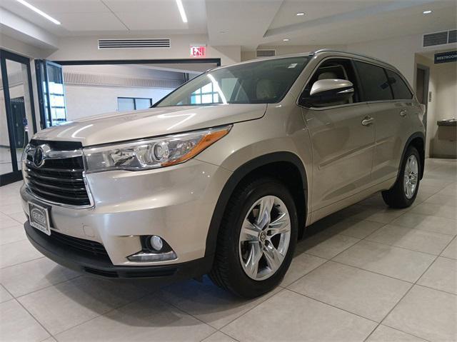 used 2016 Toyota Highlander car, priced at $26,995