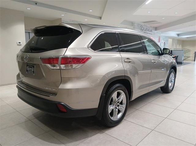 used 2016 Toyota Highlander car, priced at $26,995