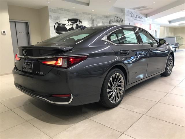 new 2025 Lexus ES 300h car, priced at $55,739