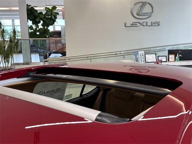 new 2025 Lexus ES 300h car, priced at $51,429