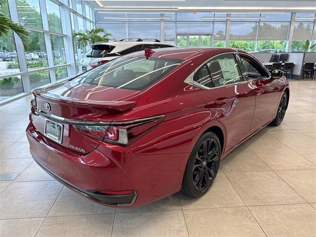 new 2025 Lexus ES 300h car, priced at $51,429