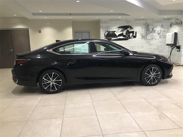 new 2025 Lexus ES 300h car, priced at $47,958