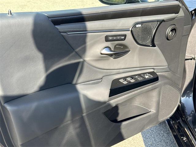 new 2025 Lexus ES 350 car, priced at $56,250