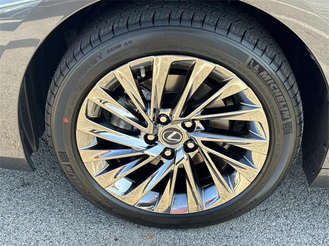 new 2025 Lexus ES 350 car, priced at $56,250