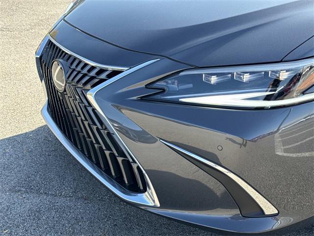 new 2025 Lexus ES 350 car, priced at $56,250