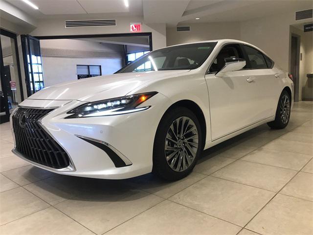 new 2025 Lexus ES 300h car, priced at $55,049