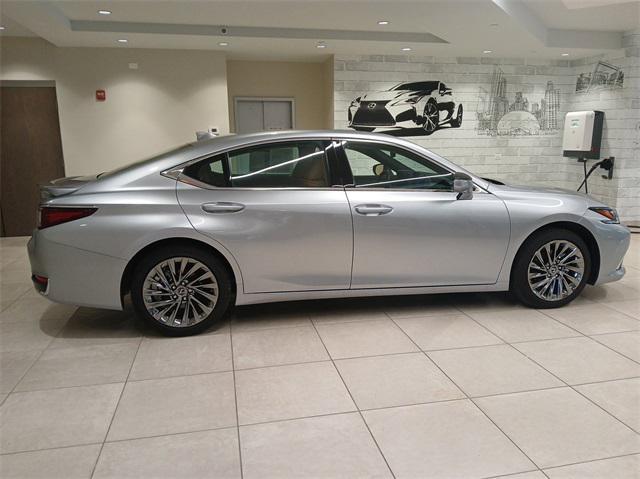 used 2024 Lexus ES 300h car, priced at $51,995