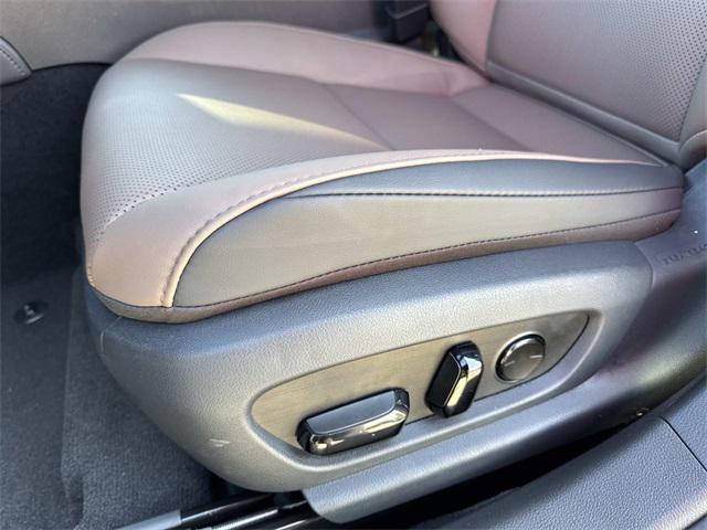 new 2025 Lexus ES 350 car, priced at $47,425