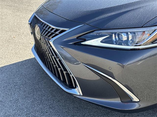 new 2025 Lexus ES 350 car, priced at $47,425
