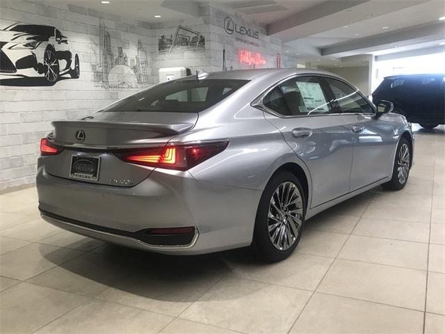 new 2024 Lexus ES 300h car, priced at $55,010