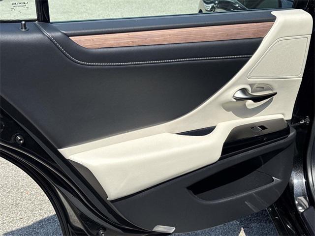 used 2025 Lexus ES 300h car, priced at $46,995