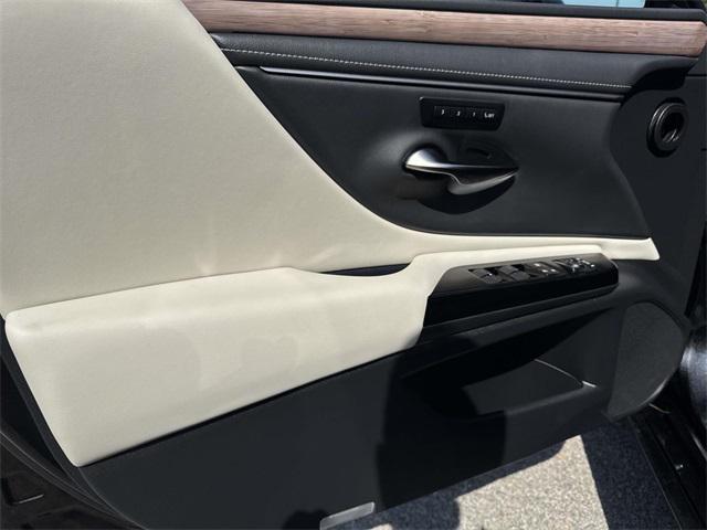 used 2025 Lexus ES 300h car, priced at $46,995