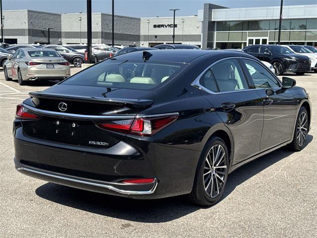 used 2025 Lexus ES 300h car, priced at $46,995