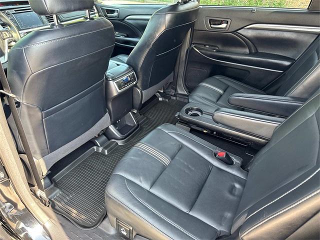 used 2018 Toyota Highlander car, priced at $26,995