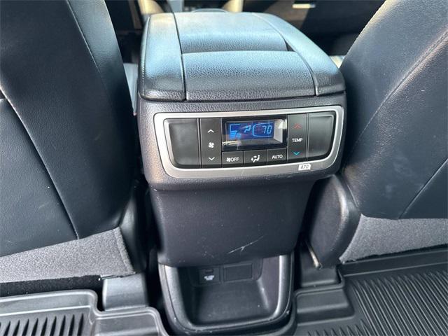 used 2018 Toyota Highlander car, priced at $26,995