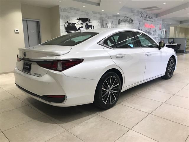 used 2024 Lexus ES 300h car, priced at $46,995