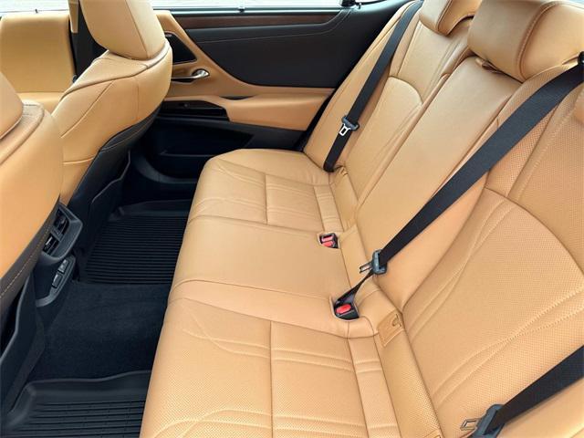 new 2025 Lexus ES 350 car, priced at $53,003