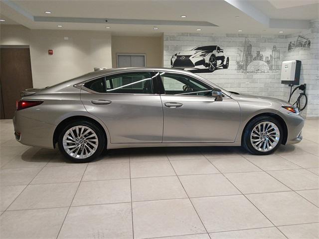 used 2021 Lexus ES 250 car, priced at $28,995