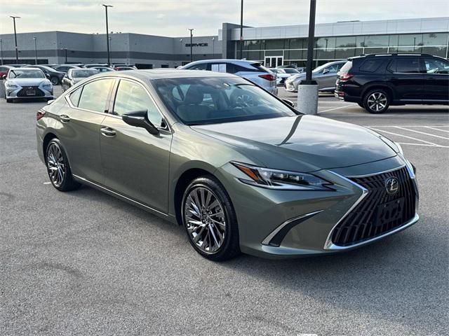 used 2025 Lexus ES 300h car, priced at $52,995