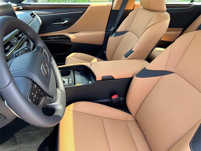 new 2025 Lexus ES 300h car, priced at $49,327