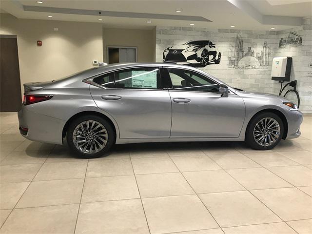 new 2025 Lexus ES 300h car, priced at $53,239