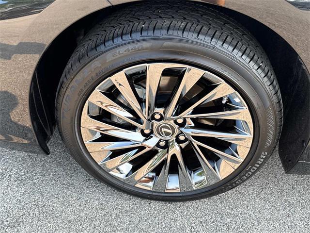 used 2025 Lexus ES 300h car, priced at $52,995
